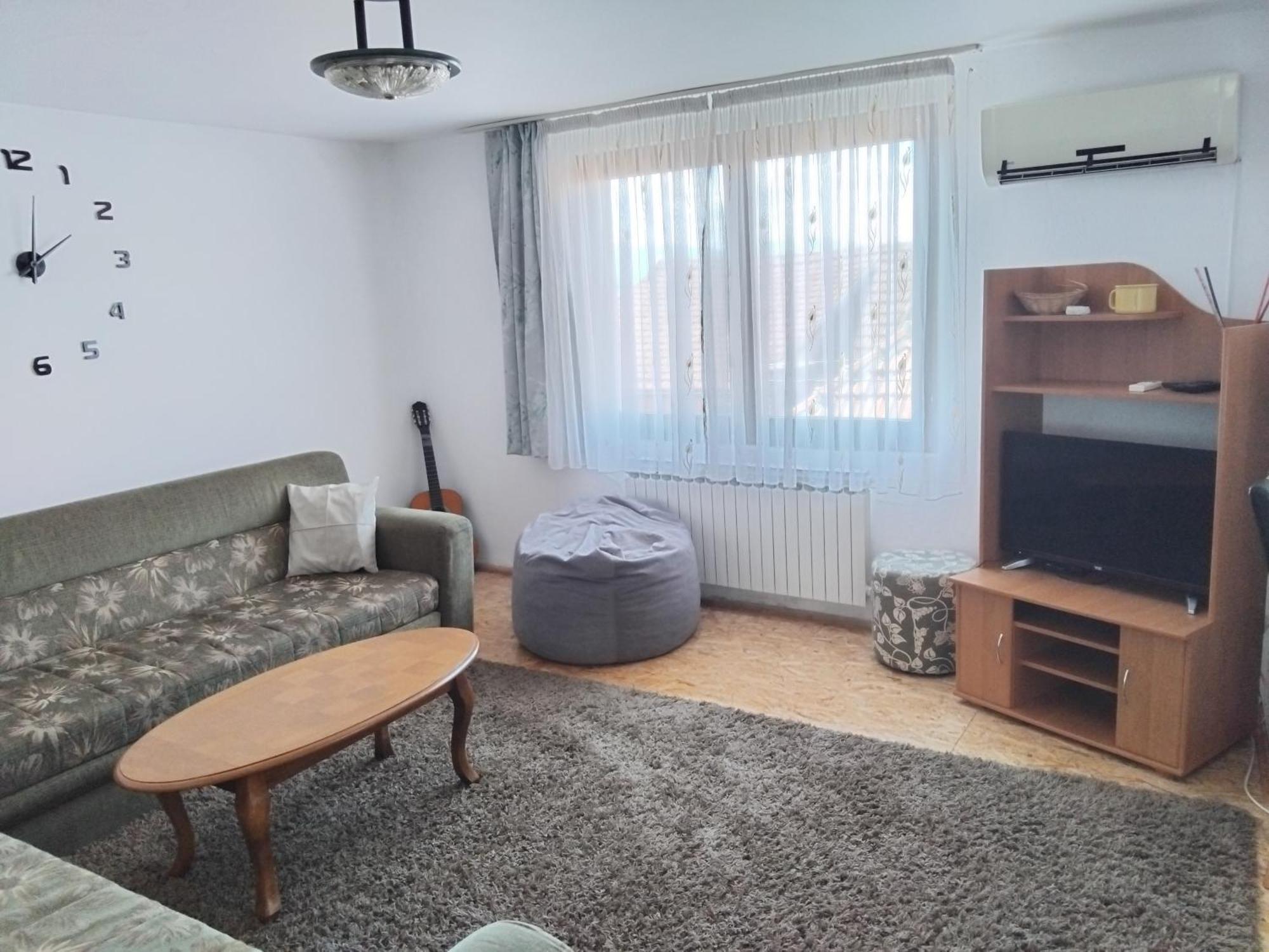 Apartment Almir Apartman *